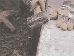 Опалубка фундаментной плиты служит во время бетонных работ в качестве определителя высоты